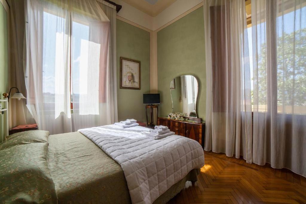 Moorings Barga