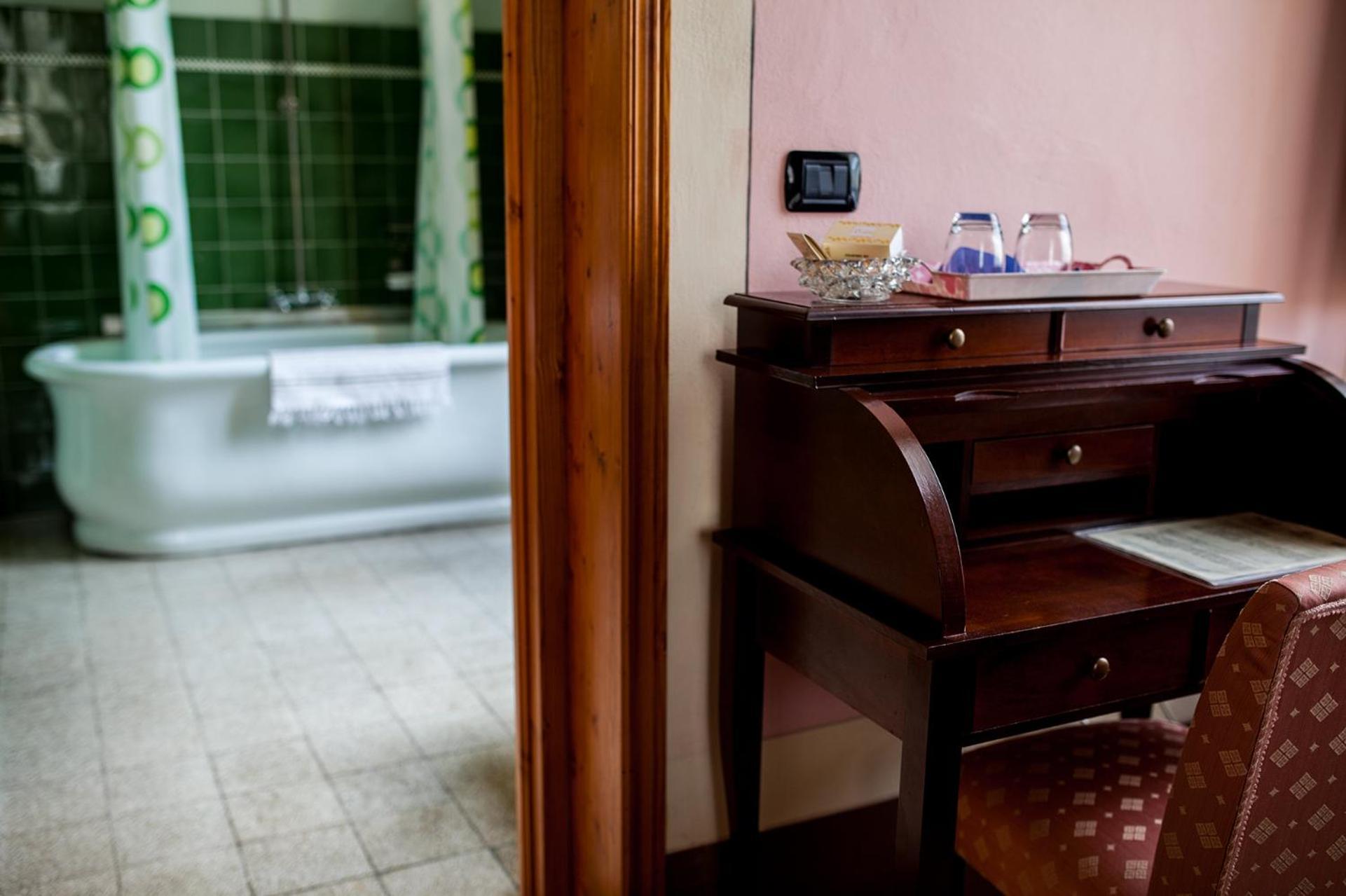 Hotel Moorings Barga
