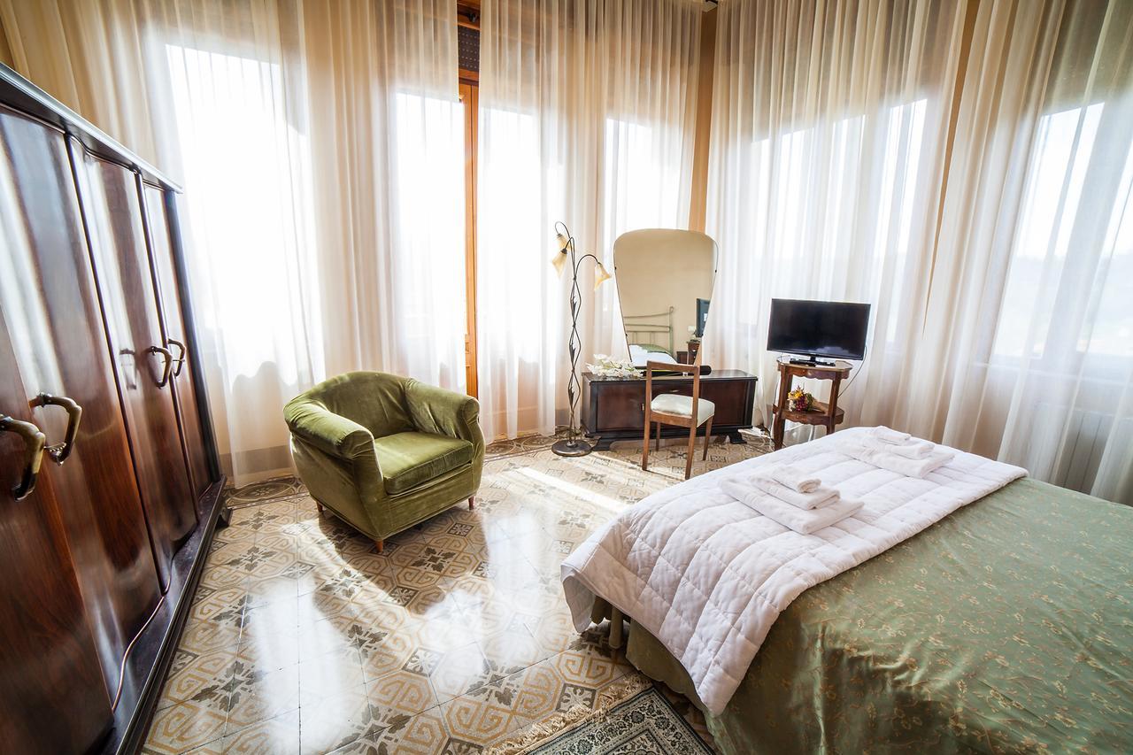Hotel Moorings Barga