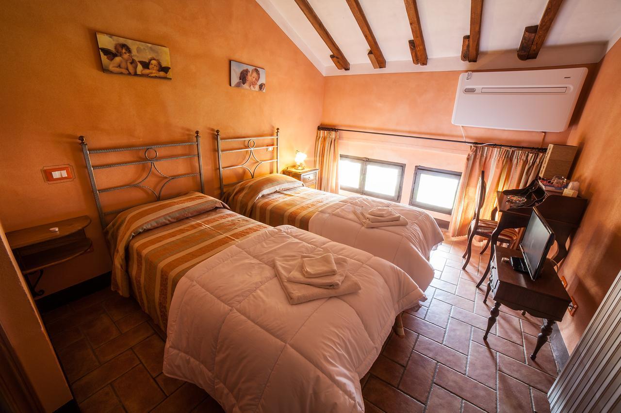 Hotel Moorings 3*